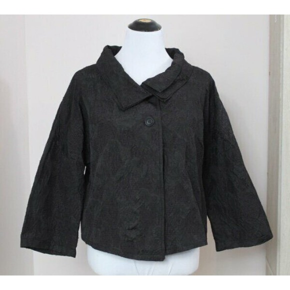 Luukaa Jackets & Blazers - LUUKAA Jacket Sz 4 14 L Black Crinkle 3/4 Sleeve Jacket NWT 160.00